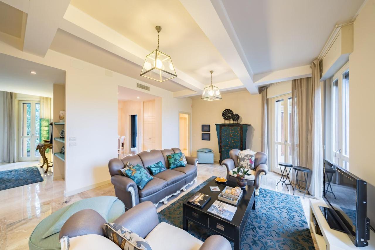 Appartement Residenza Al Vittoriale - By Host4U à Gardone Riviera Extérieur photo
