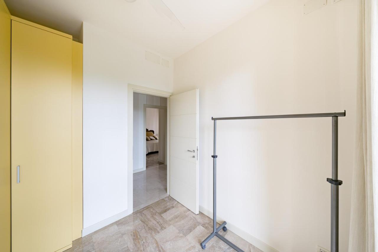Appartement Residenza Al Vittoriale - By Host4U à Gardone Riviera Extérieur photo