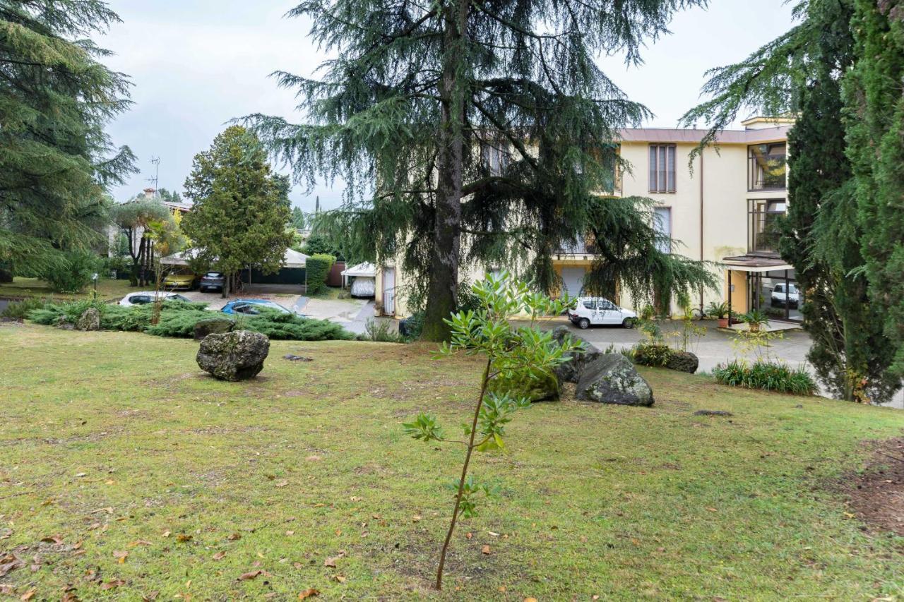 Appartement Residenza Al Vittoriale - By Host4U à Gardone Riviera Extérieur photo